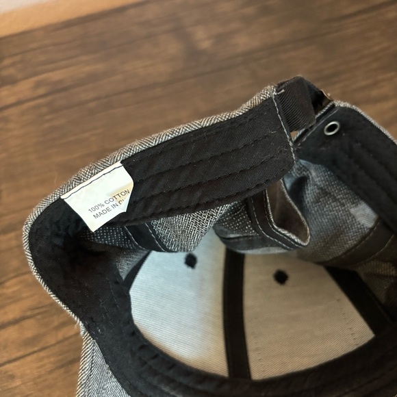 hat - Picture 4 of 4